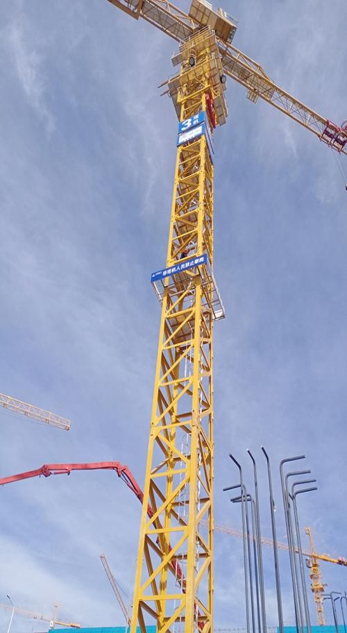 建筑工地施工電梯_施工電梯-產(chǎn)品列表頁(yè)-四川天仁宏宇建設(shè)工程有限