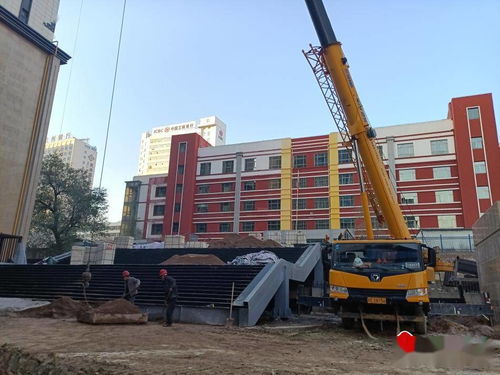建二小學南側道路建設工程加緊施工