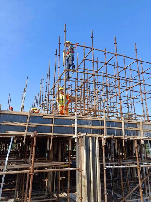 唐山港 雙節(jié)期間,港區(qū)工程建設(shè)按下加速鍵,四港池25萬噸級航道疏浚施工